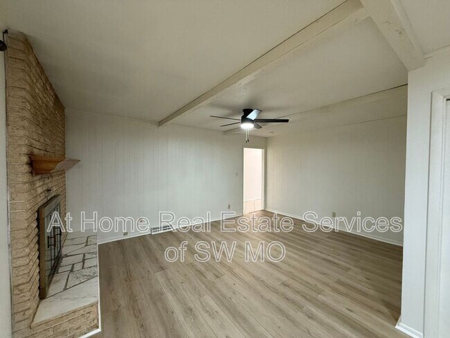 Foto del edificio - 1335 E Sunset St