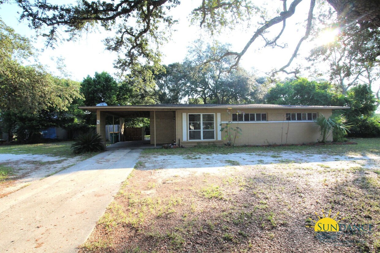 Primary Photo - Beautiful 3 Bedroom Home in Fort Walton Beach