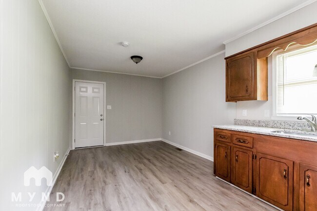 Foto del edificio - 3624 Somerset Dr