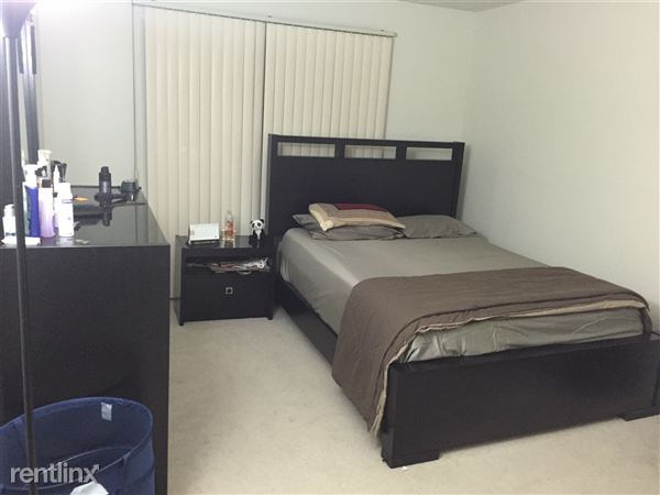 Fotografía del edificio - 1025 N Sterling Ave