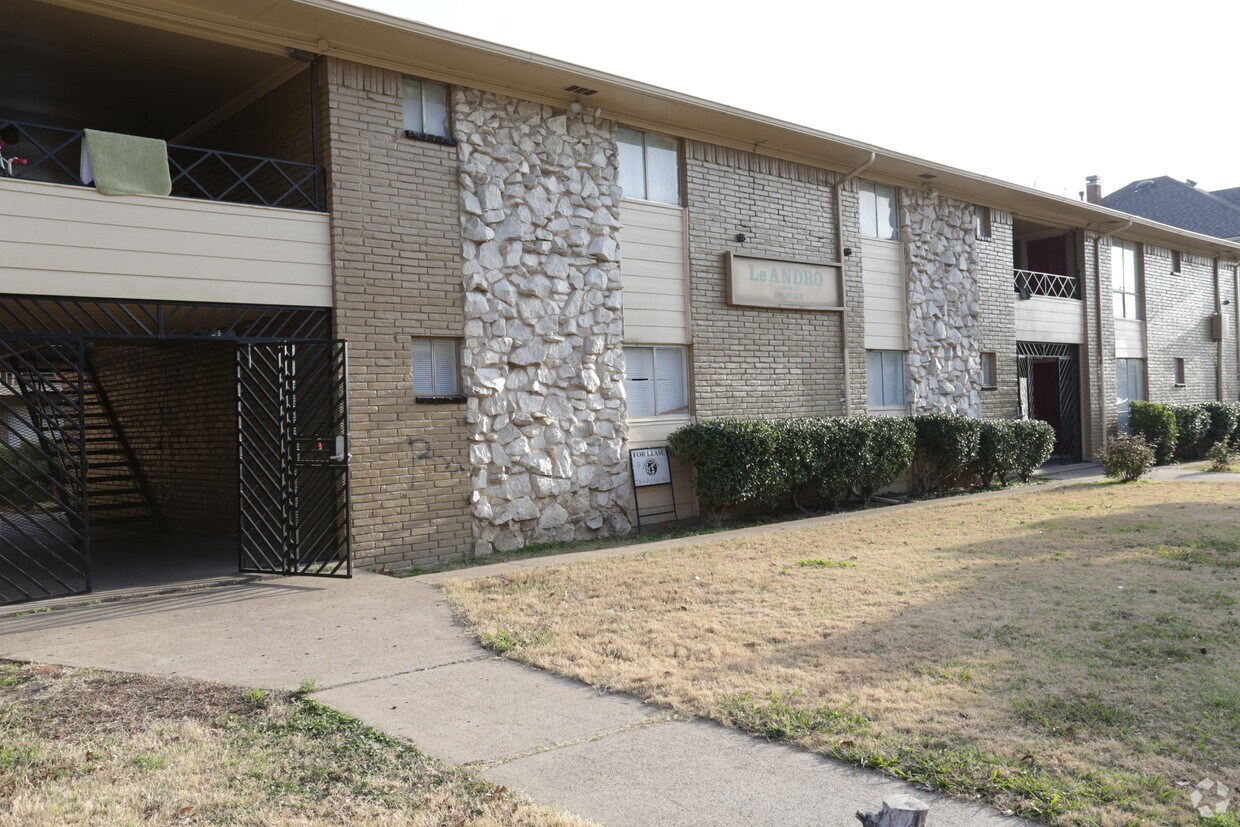 Primary Photo - Le Andro Apartments