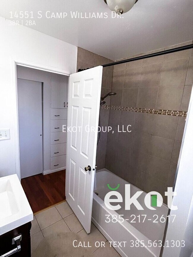 Foto del edificio - 14551 S Camp Williams Rd