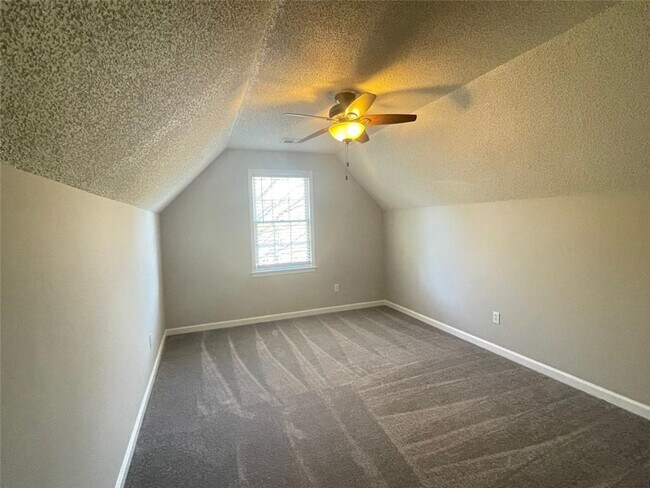 Foto del edificio - 5485 Bridle Dr