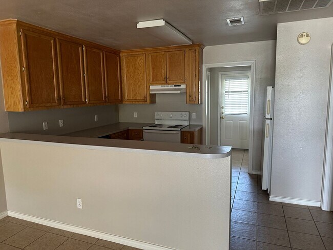 Foto del edificio - College Station - 3 bedroom/2 bath Duplex ...