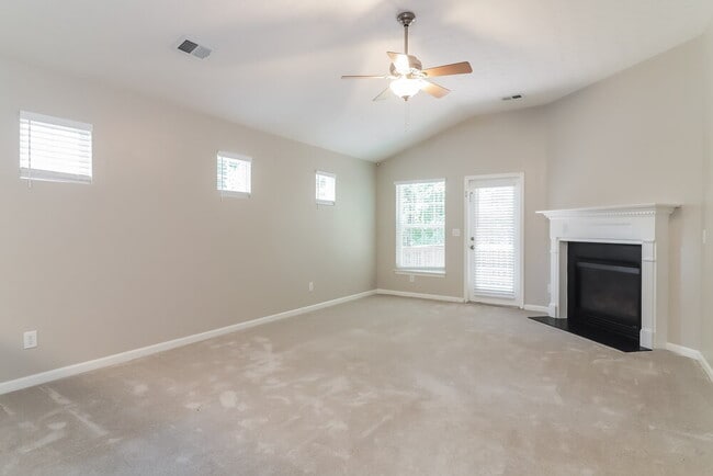 Building Photo - 79 Topaz Dr