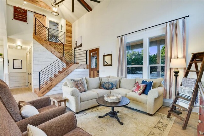 Foto del edificio - 1595 N Elder Hill Road