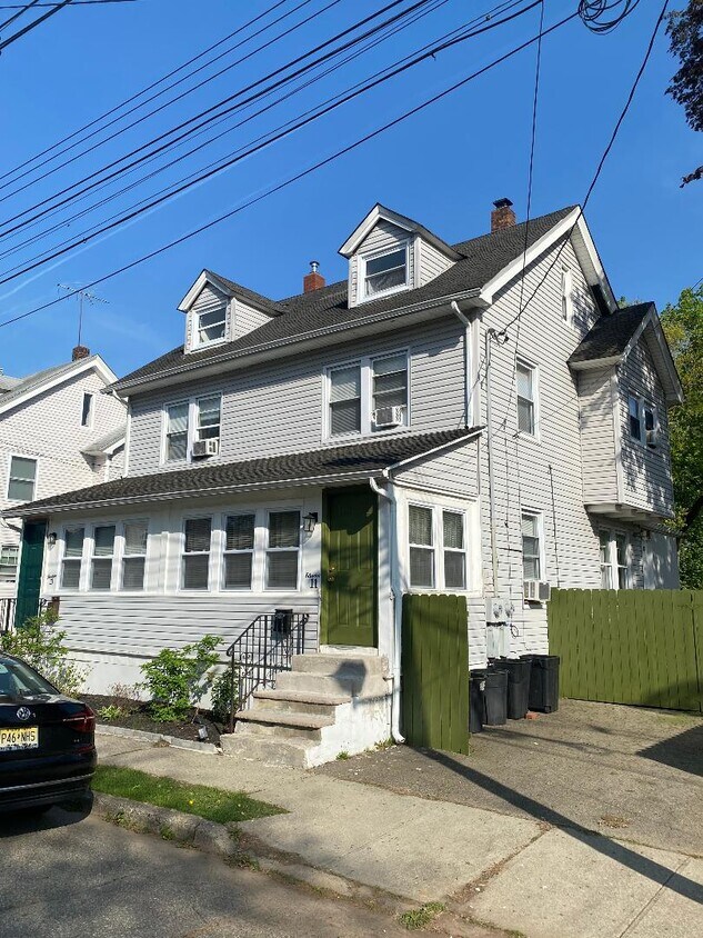 Primary Photo - 11 Walnut St