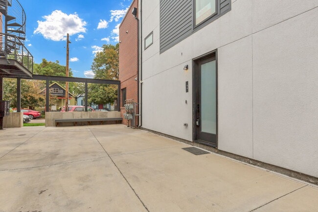 Photo - 635 Inca St Townhome