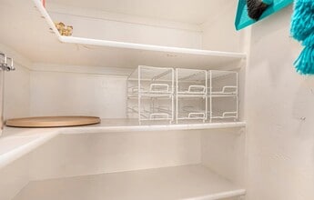 Building Photo - 2424 W Vía Di Silvio