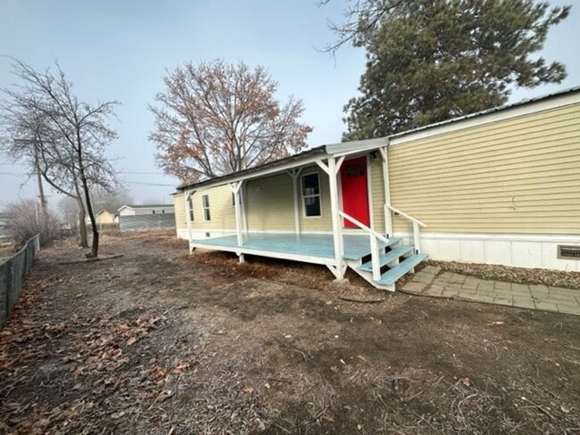 Building Photo - Newly Remodeled 3 bed/2 bath in Hamilton