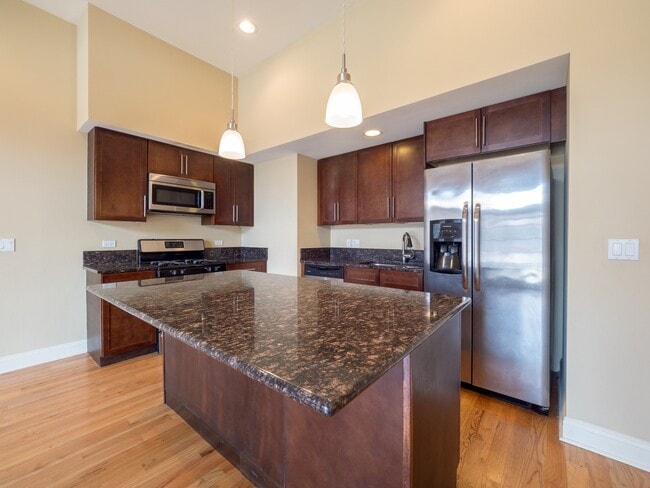 Foto del edificio - 7453 N Western Ave