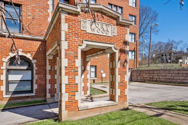 Building Photo - Fort Wood Apartments