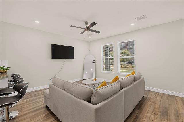 Foto del edificio - 605 Friendswood Dr