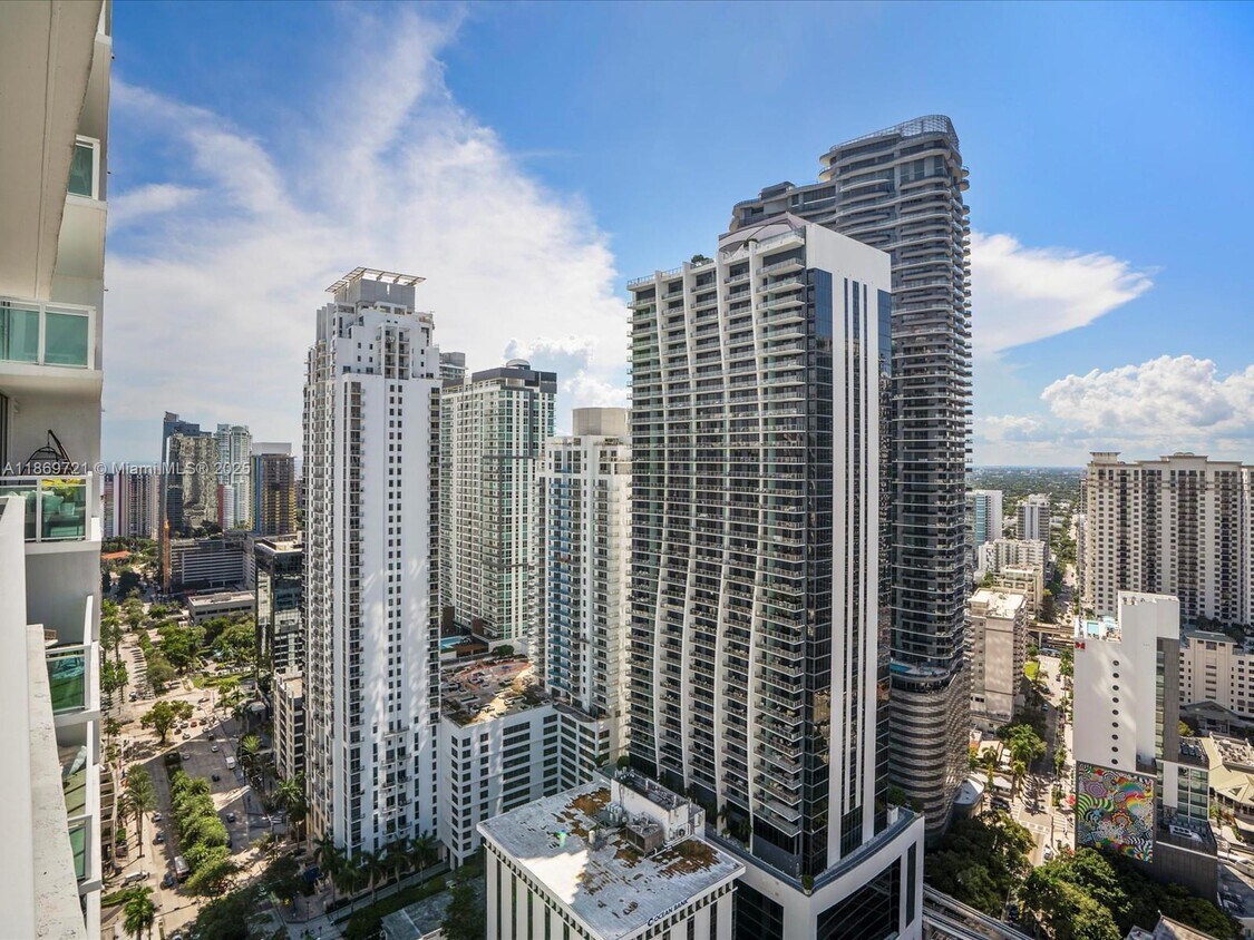 Primary Photo - 951 Brickell Ave