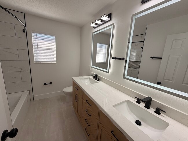 Building Photo - 1042 Ballyshannon Pky