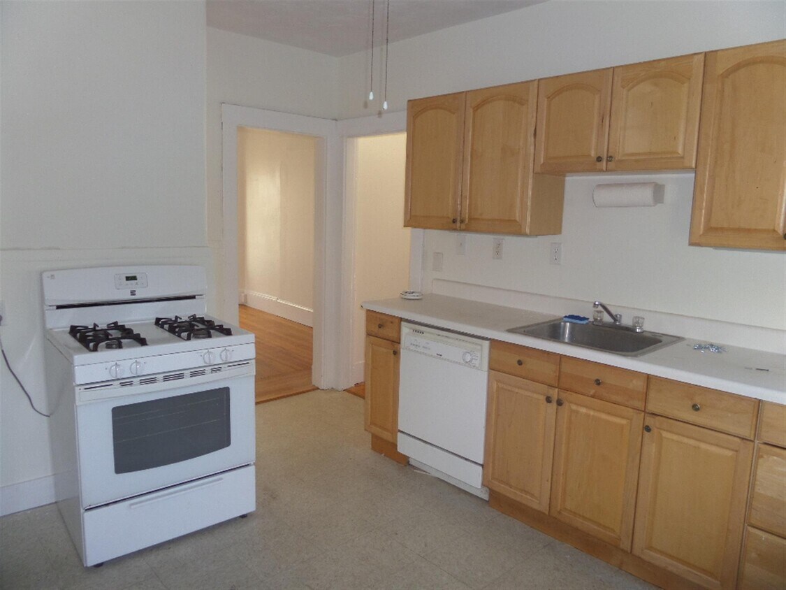 Primary Photo - 294 Boston Ave