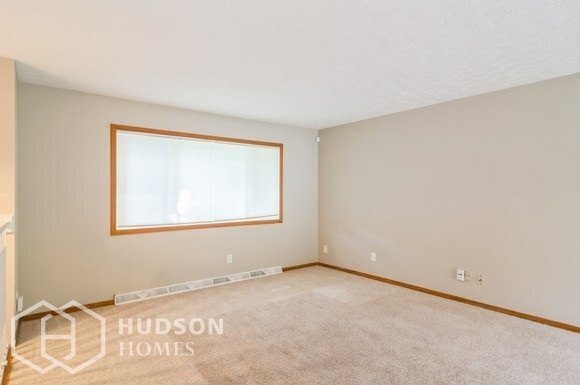 Building Photo - NOW AVAILABLE! - 521 W Grant Street, Kent,...