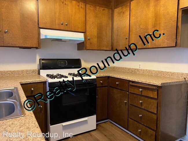 Building Photo - 3 br, 2 bath House - 1474 Christina Ave.