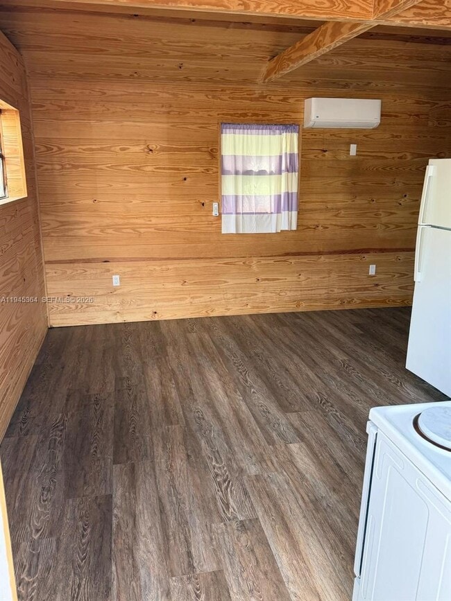 Foto del edificio - 4152 SW 13th St