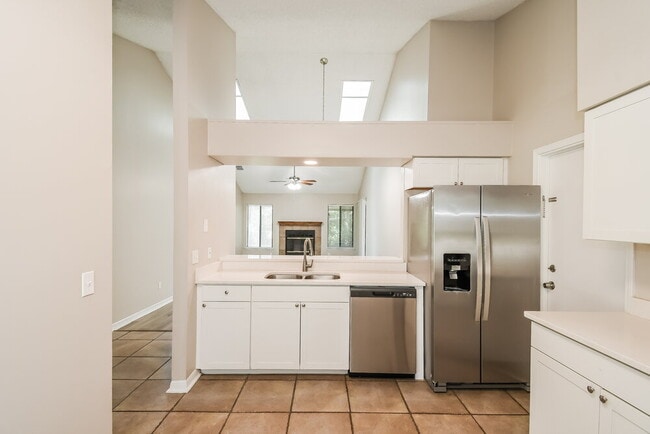 Building Photo - 4176 Rollingwood Ct
