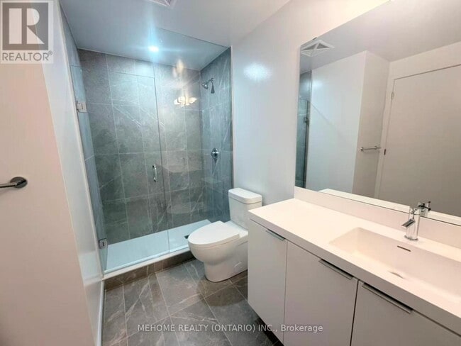 Building Photo - 5858 Yonge St