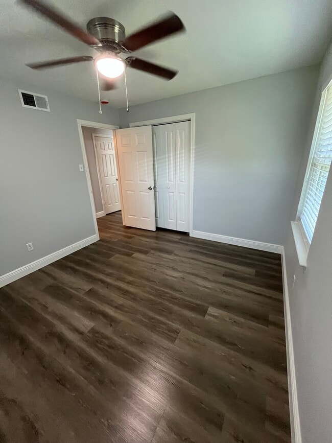 Building Photo - 3730 Tam O Shanter Dr