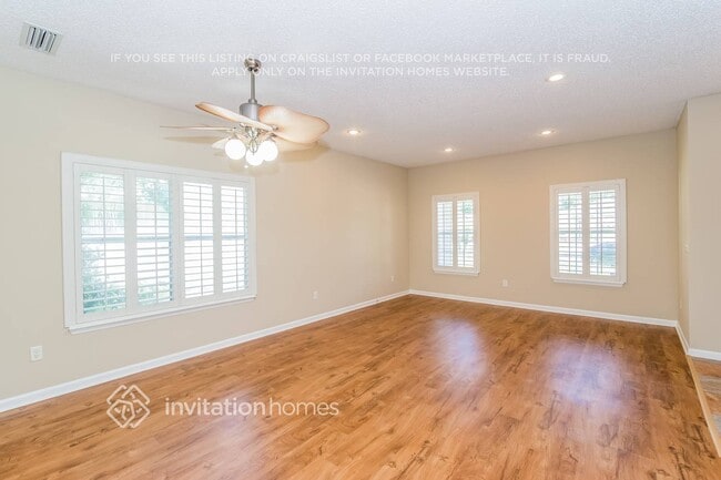 Building Photo - 12162 Autumn Sunrise Dr