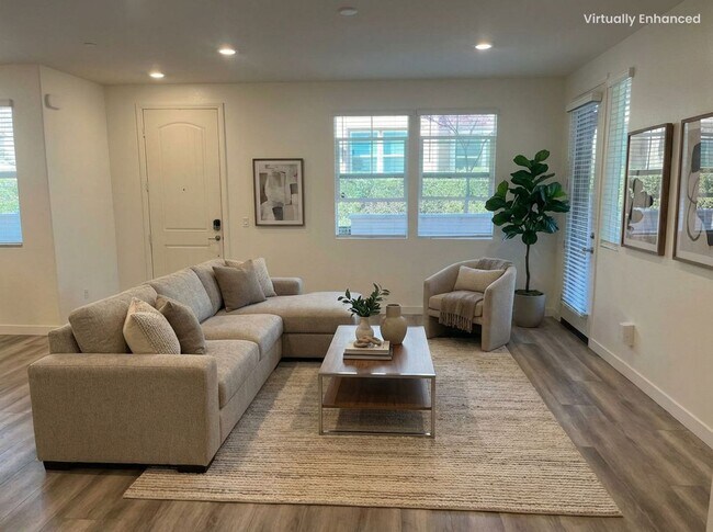 Foto del edificio - Spacious 3 bedroom, 3-bathroom condo for rent