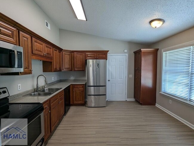 Building Photo - 628 Honey Ridge Ln