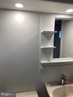 Foto del edificio - 227 Marlboro Rd