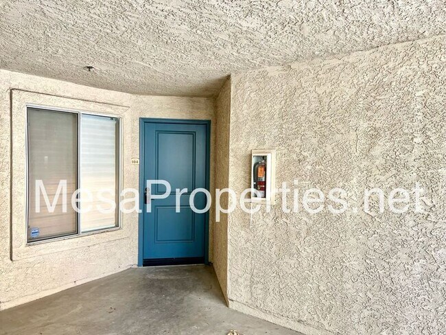 Building Photo - 2040 Las Colinas Cir