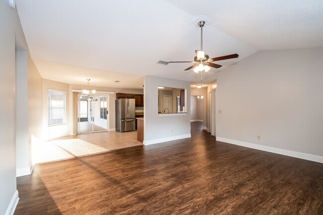Building Photo - 8244 International Village Dr