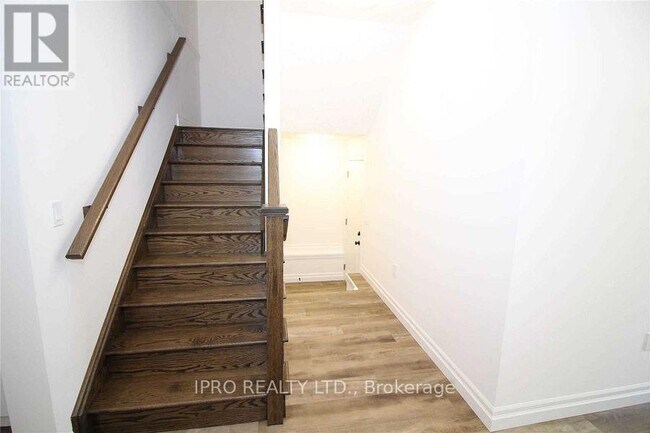 Building Photo - 172 Walsh St