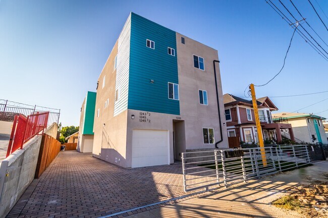 Building Photo - 1243 S Catalina St