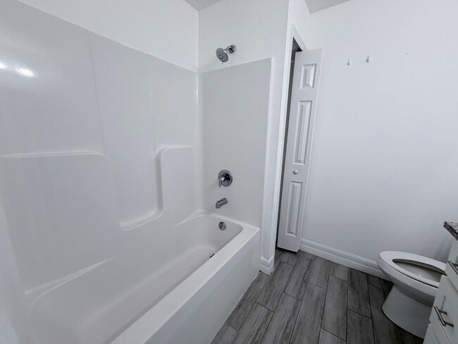 Building Photo - 1544 Gretchen Ave S