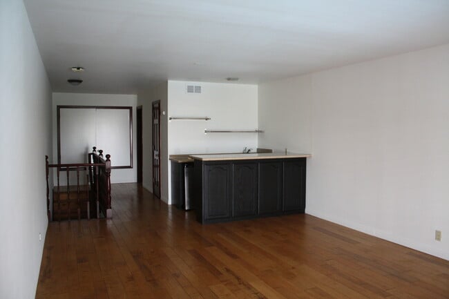 Photo - Los Caballeros #007 Apartment