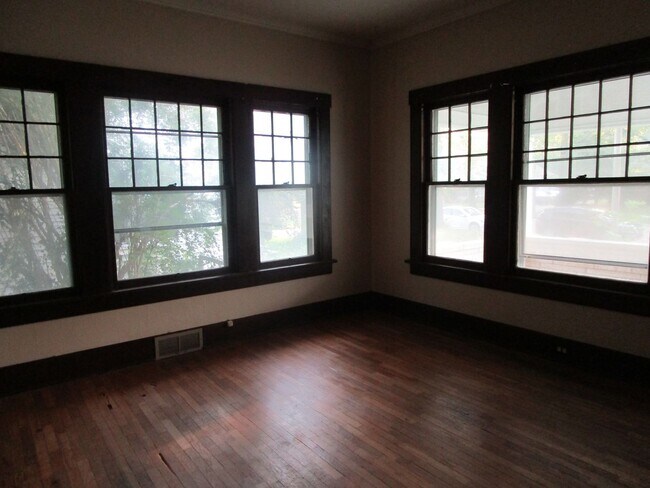 Building Photo - 607 N Juliette Ave
