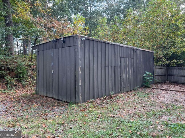 Building Photo - 776 Roy Rd