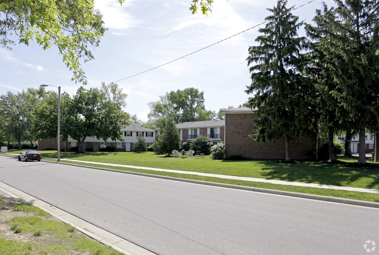 Primary Photo - 4975-4997 Eastham Way