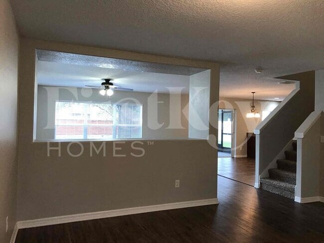 Foto del edificio - 1350 Blackwater Pond Dr