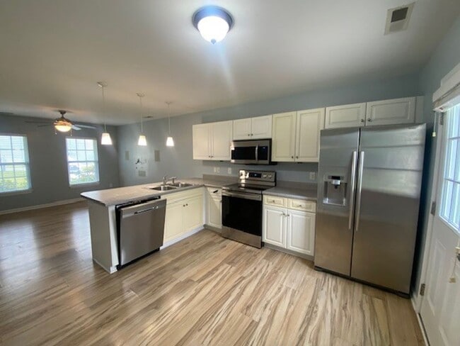 Foto del edificio - Welcome to this charming 3 bedroom 2 bathr...