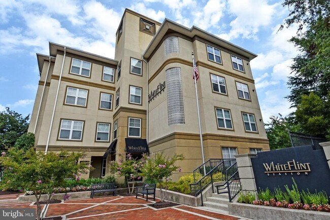 Building Photo - 11800 Old Georgetown Rd