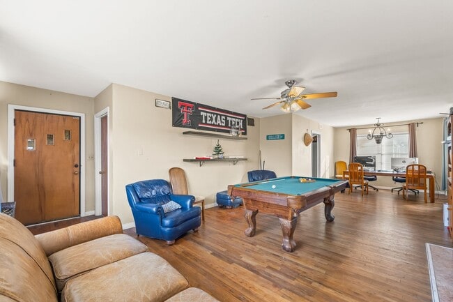 Foto del edificio - Four Bedroom Home in Tech Terrace, Pre-Lea...