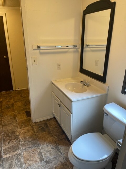 Building Photo - 505 Englewood Dr