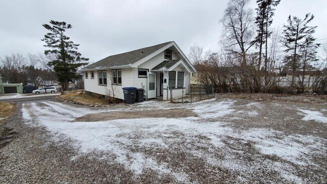 Building Photo - 49 E Calvary Rd