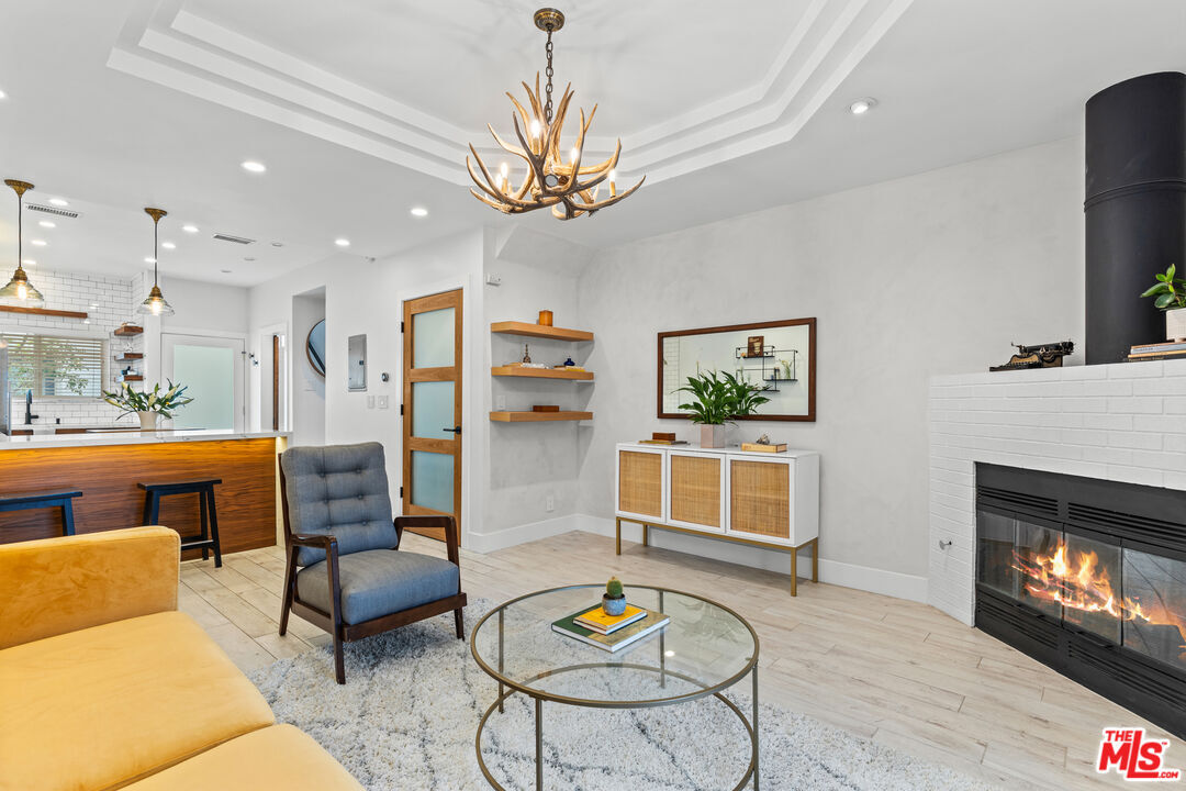 Primary Photo - 2500 Abbot Kinney Blvd