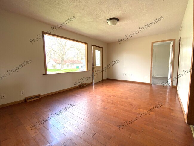 Building Photo - 301 E Kankakee River Dr