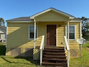 Building Photo - 3521 Le Badie St