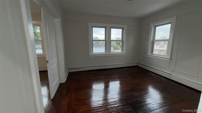 Foto del edificio - 2366 Parkview Pl