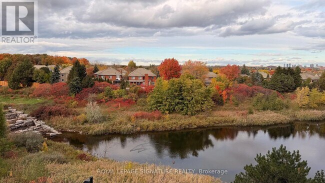 Photo du bâtiment - 2495 Eglinton Ave W